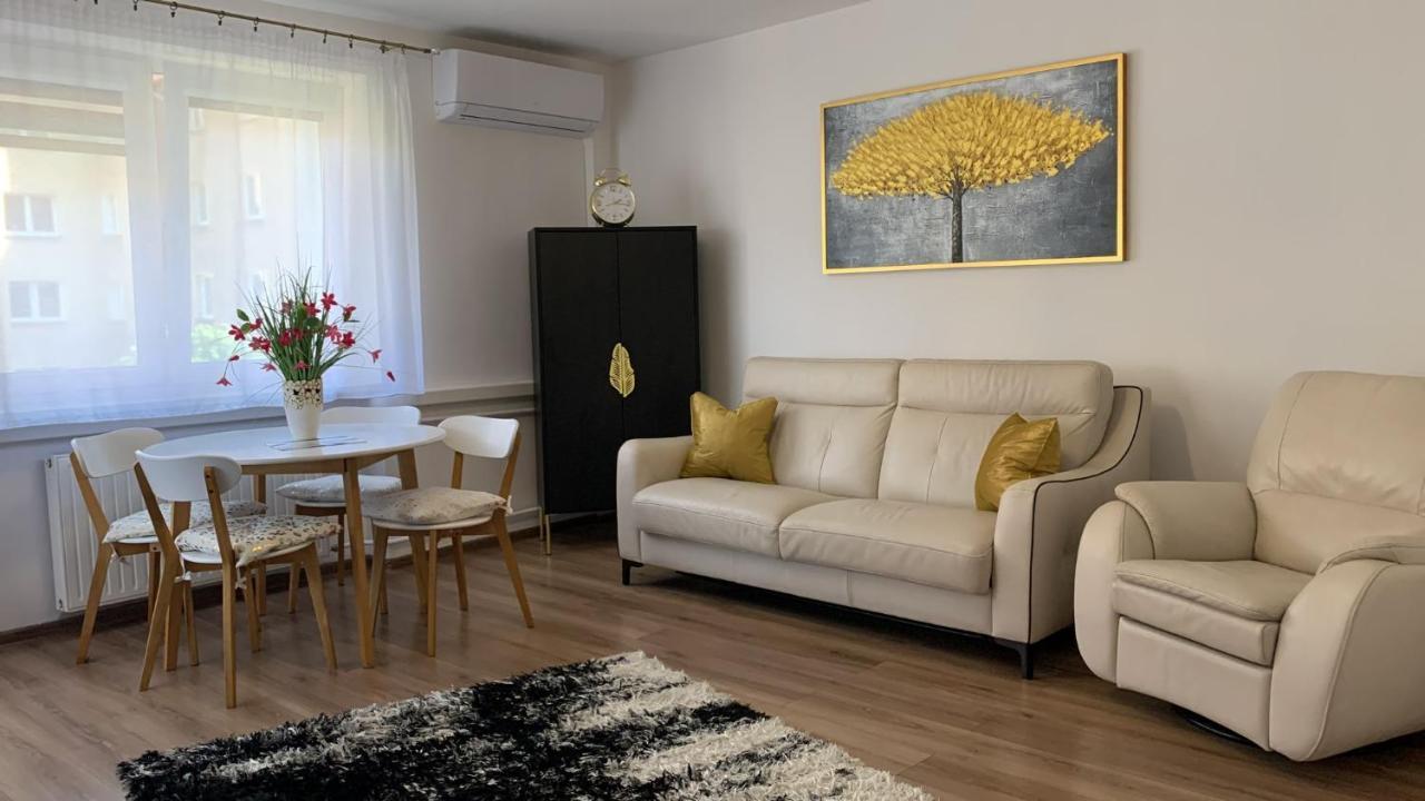 Golden Apartament Legionow Thorn Exterior foto
